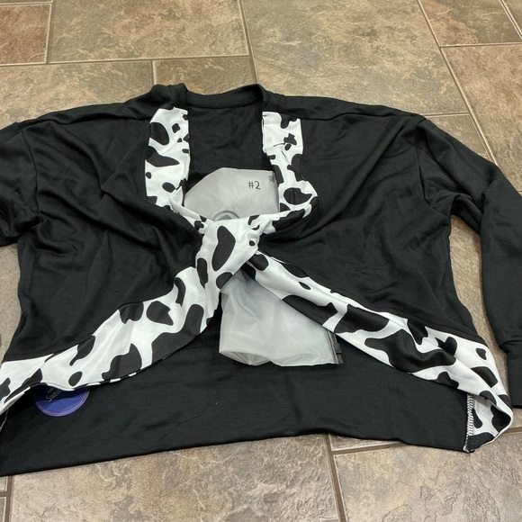 ❄3/$26 Xmas sale❄ NWT Black and White Top - Picture 4 of 6